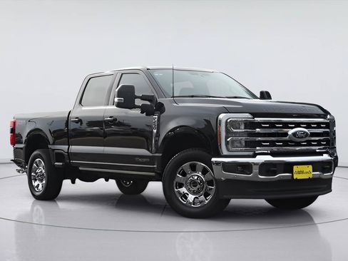 Certified 2023 Ford F250 Lariat w/ Lariat Ultimate Package AWD/4WD image 2