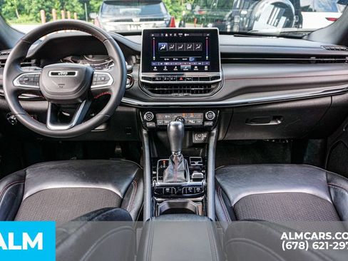 Used 2025 Jeep Compass Trailhawk AWD/4WD image 24