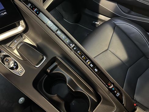 Used 2023 Chevrolet Corvette Stingray Coupe w/ Z51 Performance Package image 20