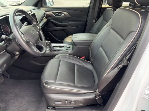 Certified 2022 Chevrolet Traverse Premier w/ Redline Edition AWD/4WD image 10