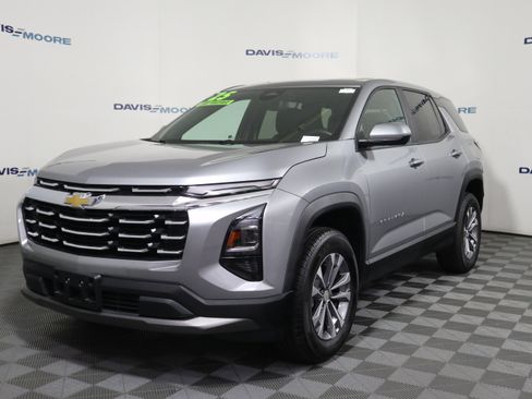 Used 2025 Chevrolet Equinox LT image 11
