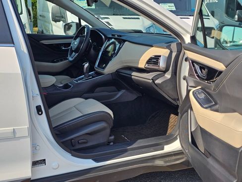 Used 2025 Subaru Outback Limited AWD/4WD image 13