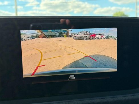 Used 2025 Buick Envista Preferred FWD image 32