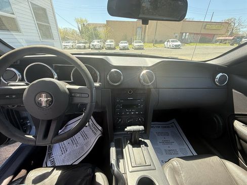 Used 2005 Ford Mustang Premium image 12