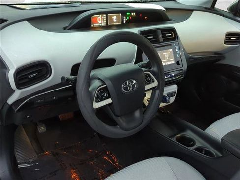 Used 2016 Toyota Prius Two image 10