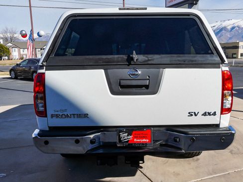 Used 2017 Nissan Frontier SV w/ SV Value Truck Package image 7