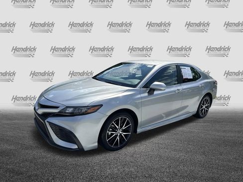 Certified 2024 Toyota Camry SE FWD image 5