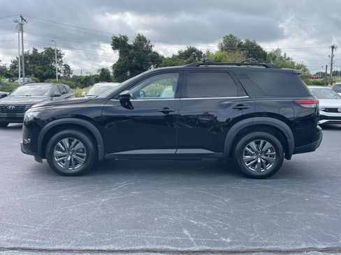 Used 2022 Nissan Pathfinder SV AWD/4WD image 4