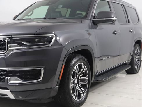 Used 2023 Jeep Grand Cherokee Laredo X image 68