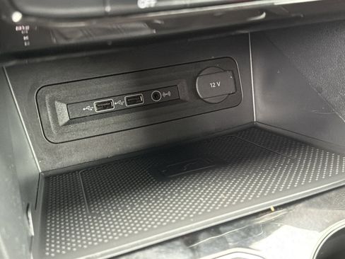 Used 2020 Volkswagen Atlas Cross Sport SEL Premium image 36