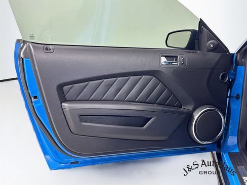 Used 2010 Ford Mustang GT RWD image 20