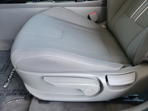 Certified 2025 Hyundai Elantra Sport FWD image 21