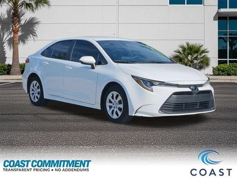 Used 2024 Toyota Corolla LE FWD image 3