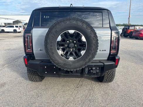 Used 2024 GMC Hummer EV 2X w/ Extreme Off-Road Package AWD/4WD image 4