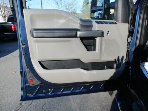 Used 2017 Ford F250 XLT w/ FX4 Off-Road Package image 29