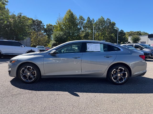 Used 2024 Chevrolet Malibu LT FWD image 2