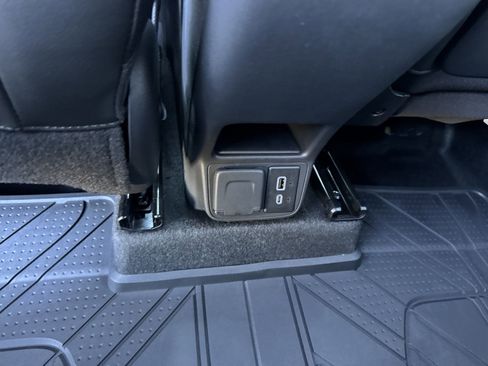 New 2025 Chevrolet TrailBlazer RS w/ Convenience Package image 16