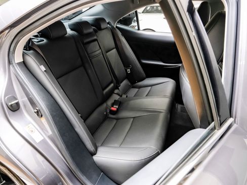 Used 2018 Lexus IS 300 300 image 32