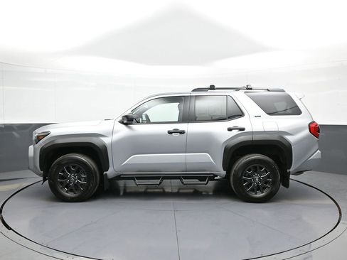 New 2026 Toyota 4Runner SR5 AWD/4WD image 9