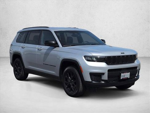 Used 2024 Jeep Grand Cherokee L Laredo AWD/4WD image 3