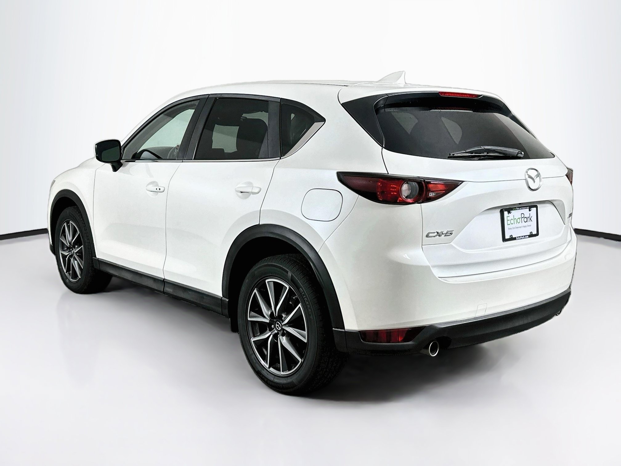Used 2018 MAZDA CX-5 Touring w/ Preferred Equipment Package FWD image 5