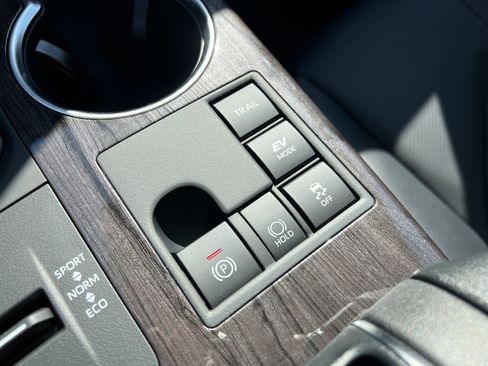 New 2026 Toyota Highlander Platinum image 25