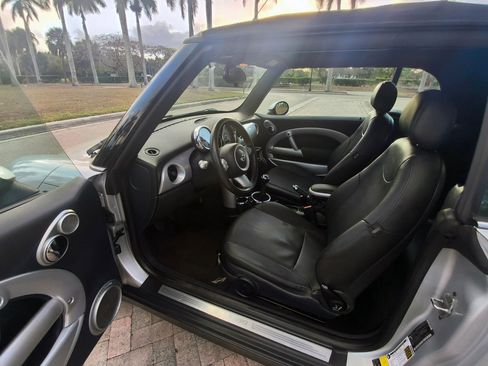 Used 2007 MINI Cooper Convertible image 36