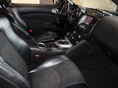 Used 2014 Nissan 370Z Touring w/ Sport Package RWD image 25
