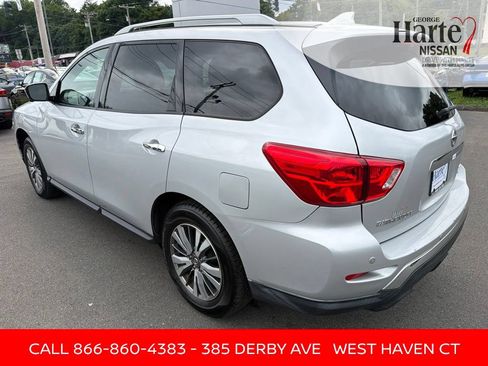 Used 2020 Nissan Pathfinder SL AWD/4WD image 5