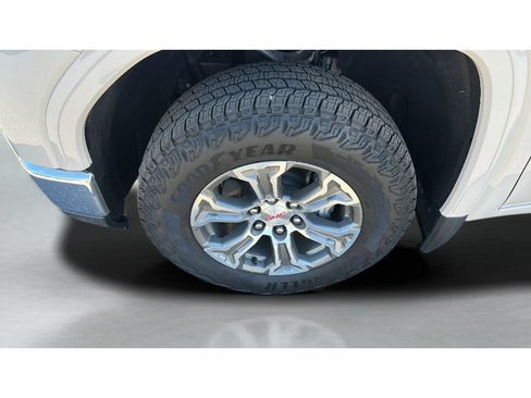 Used 2026 GMC Sierra 1500 SLE w/ X31 Off-Road Package AWD/4WD image 21