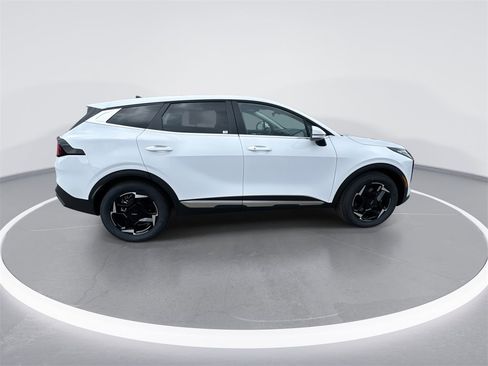 New 2026 Kia Sportage EX image 9