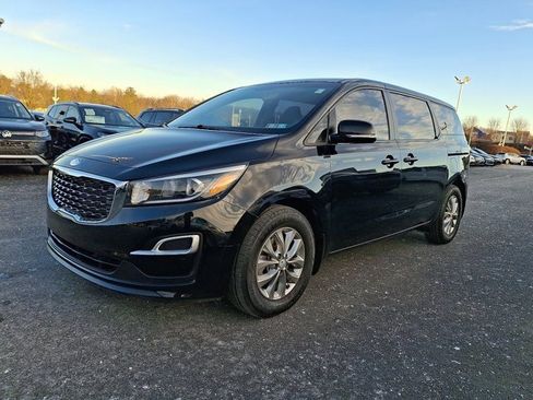 Used 2019 Kia Sedona L image 3
