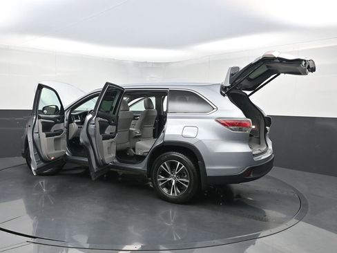 Used 2016 Toyota Highlander XLE AWD/4WD image 37