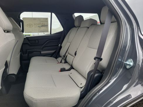 New 2026 Toyota 4Runner SR5 AWD/4WD image 10