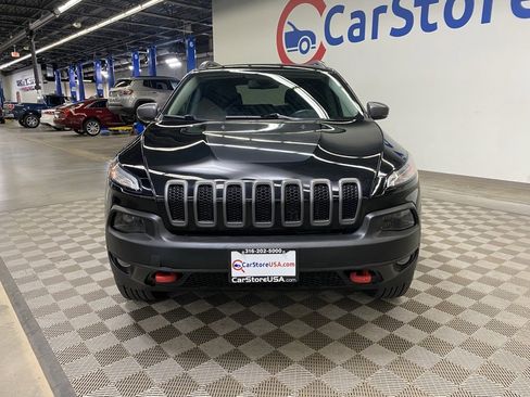 Used 2018 Jeep Cherokee Trailhawk w/ Cold Weather Group image 4