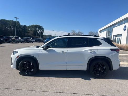 New 2026 Volkswagen Tiguan SE R-Line FWD image 3