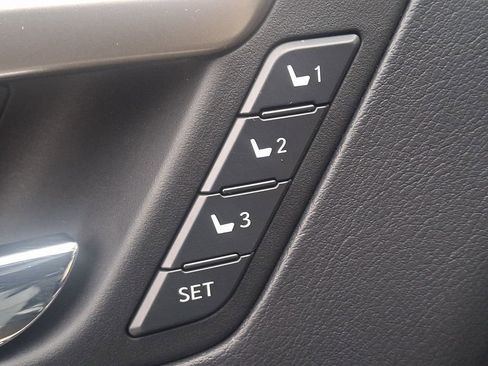 Used 2022 Lexus RX 450h AWD w/ Premium Package image 28