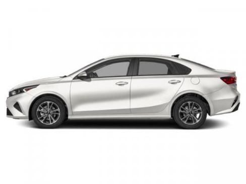 Used 2024 Kia Forte LX FWD image 4