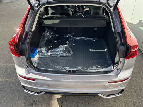 New 2026 Volvo XC60 B5 Plus w/ Climate Package image 17