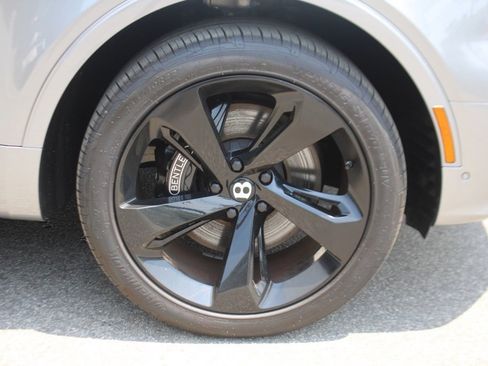 Used 2021 Bentley Bentayga image 14