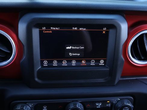 Used 2021 Jeep Gladiator Rubicon w/ Trailer Tow Package AWD/4WD image 23