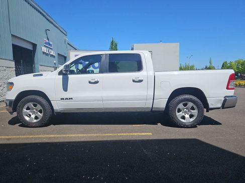 Used 2022 RAM 1500 Big Horn AWD/4WD image 3
