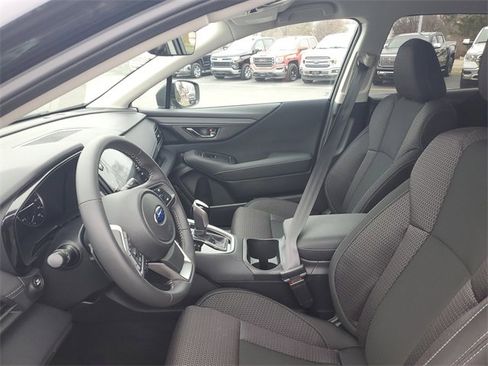 Certified 2025 Subaru Outback Premium w/ Popular Package #1A image 18