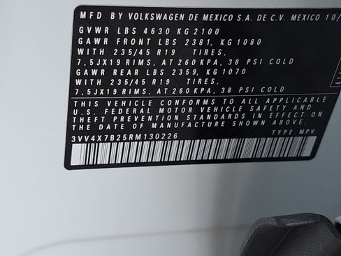 Certified 2024 Volkswagen Taos SEL image 33