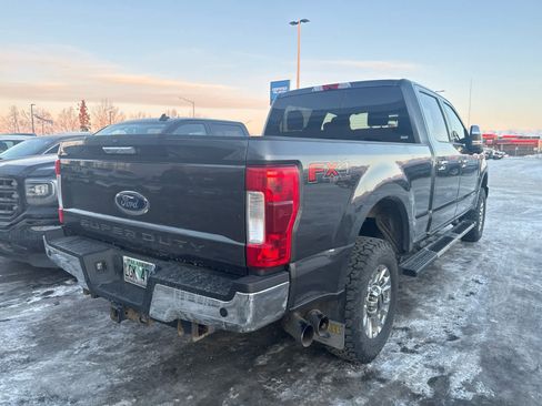 Used 2019 Ford F250 XLT w/ XLT Premium Package image 2