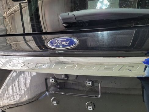 Used 2022 Ford Explorer XLT image 67