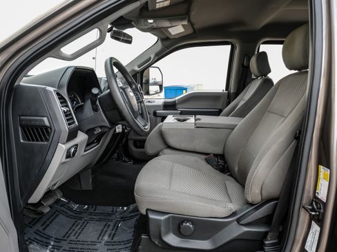 Used 2020 Ford F250 XLT AWD/4WD image 3
