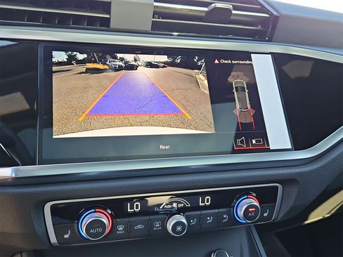 New 2025 Audi Q3 2.0T Premium image 18