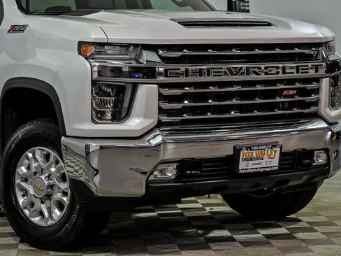 Used 2023 Chevrolet Silverado 2500 LTZ w/ LTZ Convenience Package AWD/4WD image 2