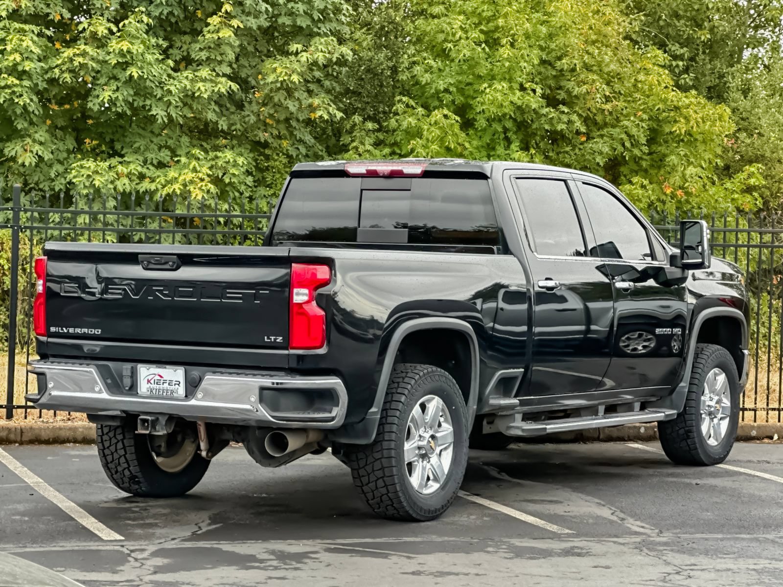 Used 2021 Chevrolet Silverado 2500 LTZ w/ LTZ Premium Package AWD/4WD image 3